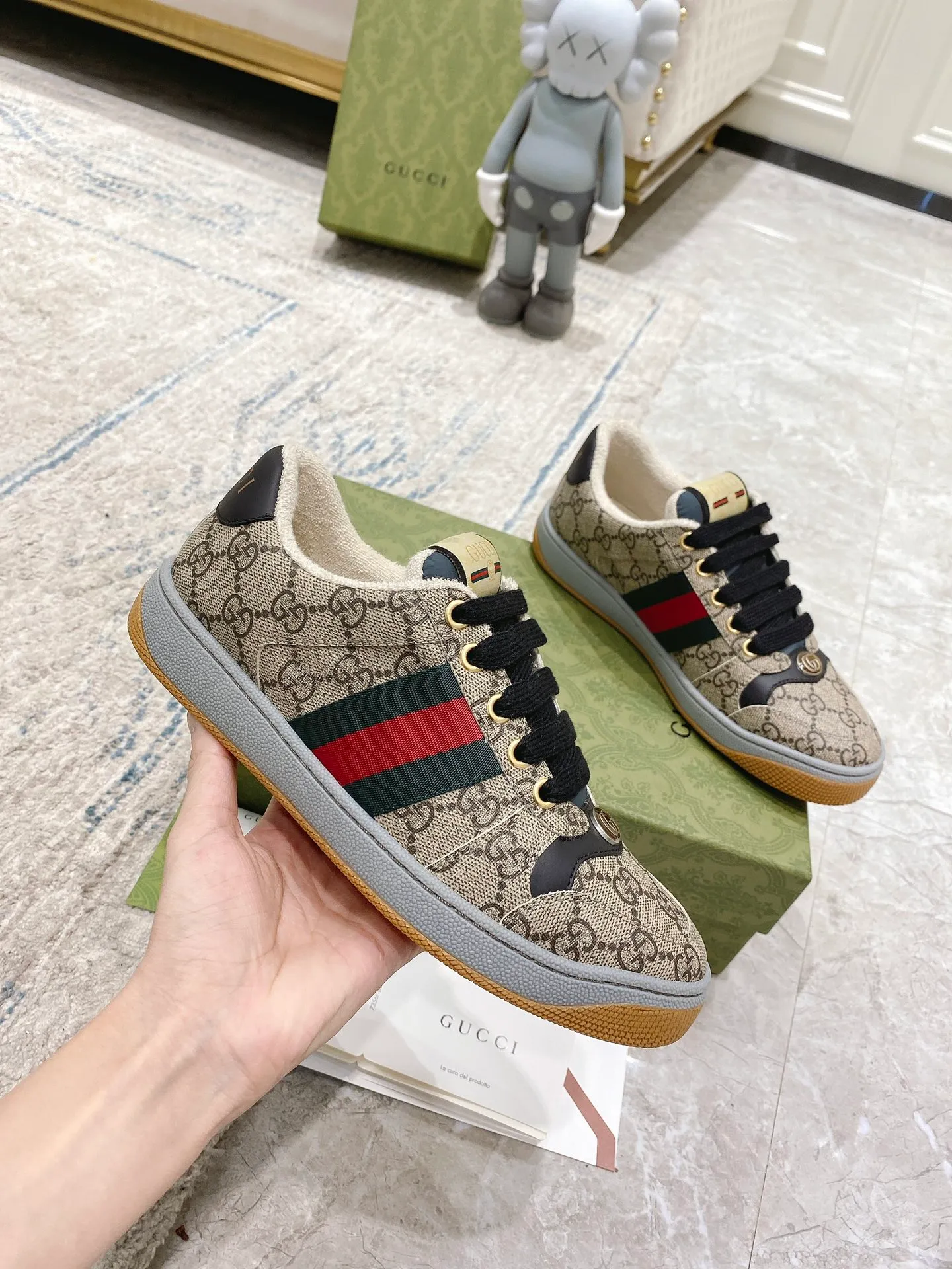 Gucci - Newly upgraded Gucci dirty shoes for couples 👫 2022 early spring new style... GG series distressed casual dirty shoes for the catwalk ⚠️⚠️ Original development and purchase level version... Metal double G crystal cylindrical logo... Gucci original pattern webbing... Exclusive color rubbed cowhide fabric, original terry cloth is delicate, soft and more comfortable and breathable, privately stamped two-color original TPU outsole (lower layer is wider, upper layer is narrower) Ready stock, matching packaging... 35-40/39-44 regular size 💰Female style 290 💰Male style 290